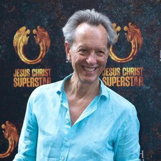 Bang Showbiz / Richard E. Grant won't forgive the friends who weren't there for him.