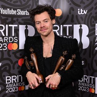 Bang Showbiz / Harry Styles paid tribute to Dolly Parton
