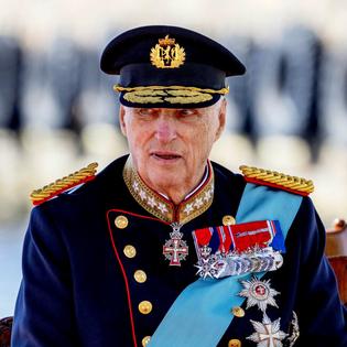 Bang Showbiz / King Harald of Norway is seriously ill