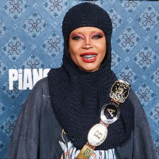 Bang Showbiz / Erykah Badu has opened up about her work as an end-of-life doula