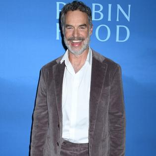 Bang Showbiz / The White Lotus' Murray Bartlett
