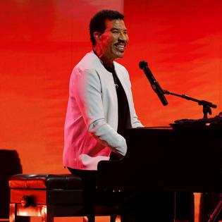Bang Showbiz / Lionel Richie is said to have checked himself in out of caution.