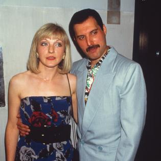 Bang Showbiz / Mary Austin and Freddie Mercury in 1986