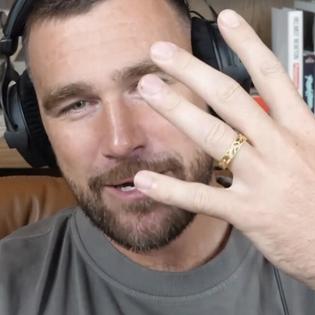 Bang Showbiz / Travis Kelce shares closer look at wedding ring