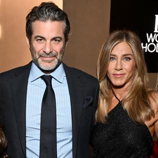Bang Showbiz / Couple Jim Curtis and Jennifer Aniston