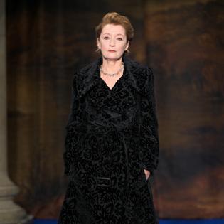 Bang Showbiz / Lesley Manville battles spies, political violence and the freezing streets of Cold War Warsaw in her new thriller Winter of the Crow