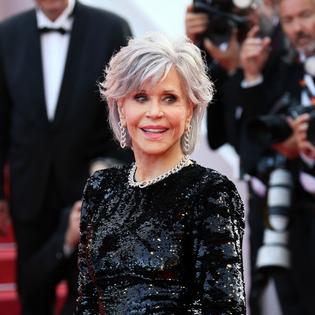 Bang Showbiz / Jane Fonda 'not scared' of Donald Trump