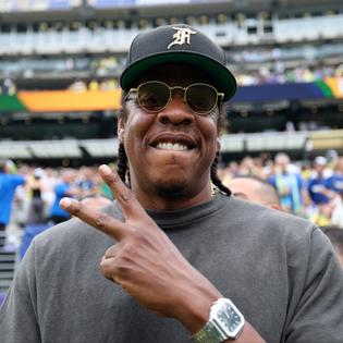 Bang Showbiz / Jay-Z was warned over strict curfew at London shows