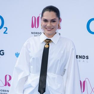 Bang Showbiz / Jessie J is stepping back from Instagram.