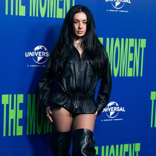 Bang Showbiz / Charli XCX struggles with touring.