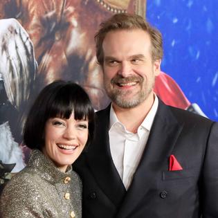 Bang Showbiz / Lily Allen thinks David Harbour's reaction to her album was 'generous'