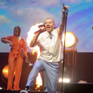 Bang Showbiz / Macklemore dropped from Ed Sheeran's tour over 'Free Palestine' comments, as Robert Kraft weighs in