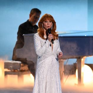 Bang Showbiz / Reba McEntire at the Emmy Awards