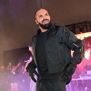 Bang Showbiz / Drake briefly premiered his packed FOMO project