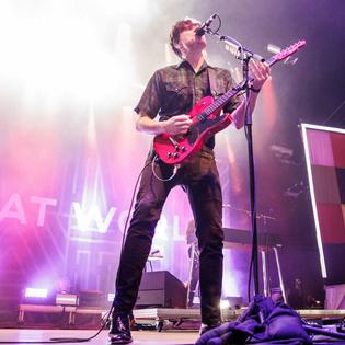 Bang Showbiz / Jim Adkins cancels Jimmy Eat World dates after emergency surgery