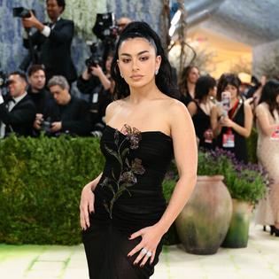 Bang Showbiz / Charli XCX has opened up on confidence and sexuality.