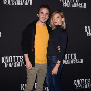 Bang Showbiz / Frankie Muniz's estranged wife shares cryptic post after his 'nightmare' claims