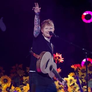 Bang Showbiz / Ed Sheeran cried on stage