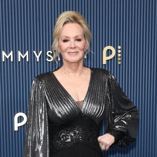 Bang Showbiz / Jean Smart will star in The Families Stone.
