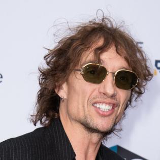 Bang Showbiz / Justin Hawkins has been sober for 20 years
