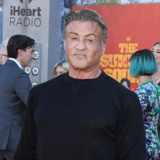 Bang Showbiz / Sylvester Stallone felt pressure to look a certain way
