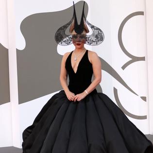 Bang Showbiz / Lady Gaga is very happy as a mom