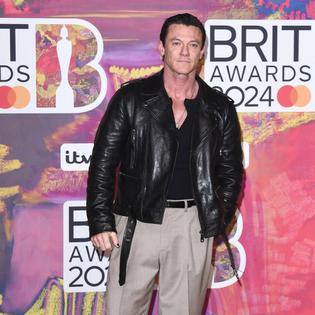 Bang Showbiz / Luke Evans has moved to Portugal