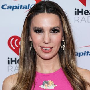Bang Showbiz / Christy Carlson Romano doesn't want to raise child stars