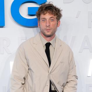Bang Showbiz / The Social Reckoning's Jeremy Allen White