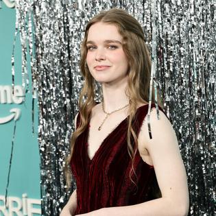 Bang Showbiz / Summer H. Howell has revealed the struggle of fake blood on Carrie set.