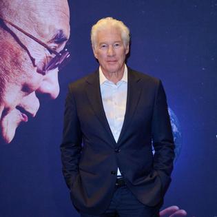 Bang Showbiz / Richard Gere doesn't worry about the opinions of other people.