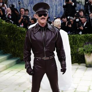 Bang Showbiz / Luke Evans credits working class background for his drive in life
