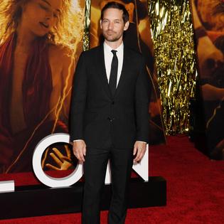 Bang Showbiz / Tobey Maguire officiated his ex-wife's wedding.