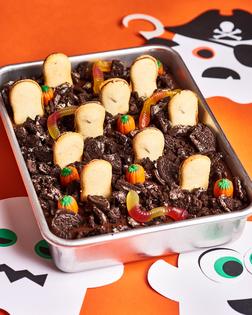 It’s like an upgraded dirt pudding for Halloween! (Joe Lingeman/TCA)