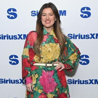 Bang Showbiz / Kelly Clarkson has caused a stir.