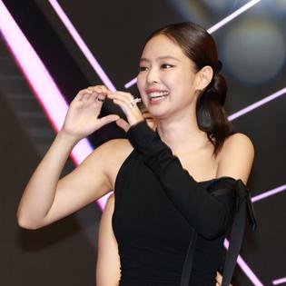 Bang Showbiz / Jennie has reflected on her evolution