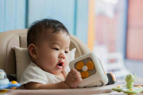 Brain imaging showed a difference in the brains of newborns whose moms got talk therapy compared to those whose moms who did not.
              travelism/iStock via Getty Images Plus