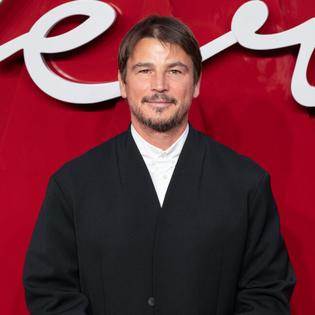Bang Showbiz / Josh Hartnett lives in England.