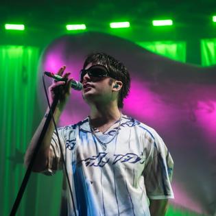 Bang Showbiz / Grian Chatten says AI 'threatens to rob from the human race'