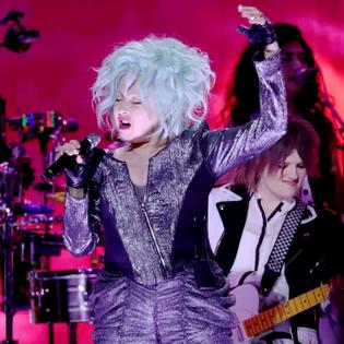 Bang Showbiz / Cyndi Lauper has a distinct stage presence