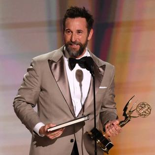 Bang Showbiz / Noah Wyle was devastated after meeting Eddie Murphy.