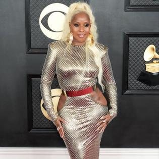Bang Showbiz / Mary J. Blige showed up a heckler at her residency