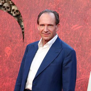Bang Showbiz / Sir Ralph Fiennes stars in the new movie