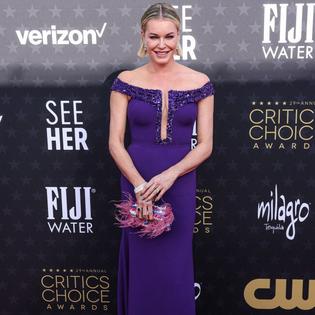 Bang Showbiz / Rebecca Romijn has paid tribute to Sir Patrick Stewart.