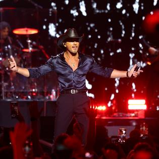 Bang Showbiz / Tim McGraw didn't perform at Taylor Swift's wedding