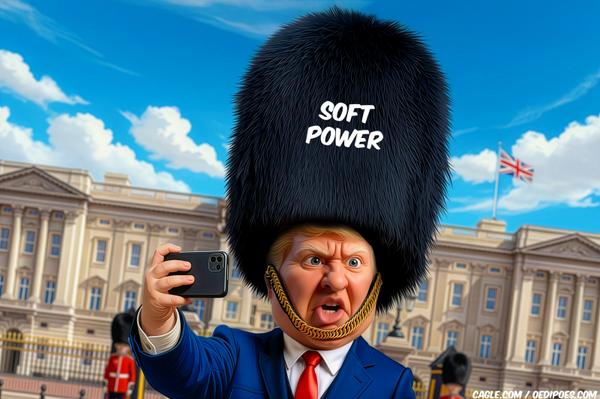 Trump wearing bearskin cap