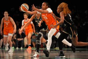 Angelina Katsanis/Getty Images North America/TNS