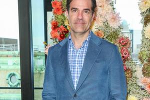 Bang Showbiz / Rob Delaney joins Being Heumann film