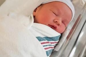 Bang Showbiz / Josh Peck has become a dad for the third time