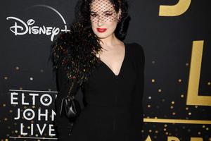 Bang Showbiz / Dita Von Teese wants to be 'sexualised and objectified' at times and hopes her show feels 'sexy'